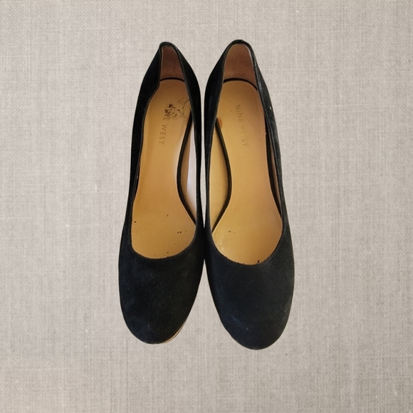 Nine West  Suede 4" heels - Picture 2 of 5